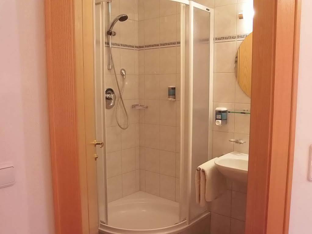 Gasthof Hotel Eiserne Hand Hochfilzen Ngoại thất bức ảnh